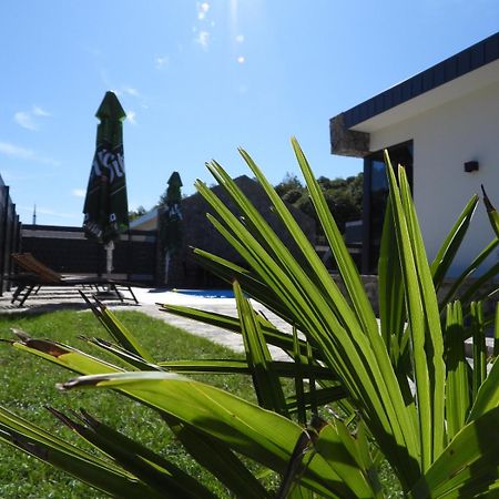 Motel Aladin Cazin Bagian luar foto